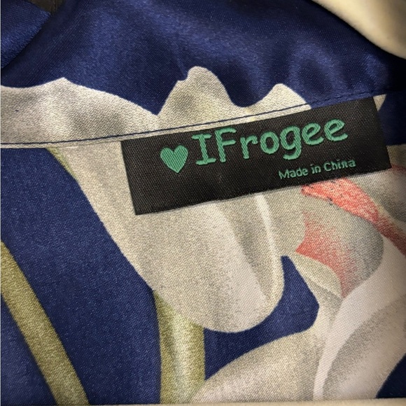 Floral Satin Robe Women’s Medium - Large - Picture 2 of 4